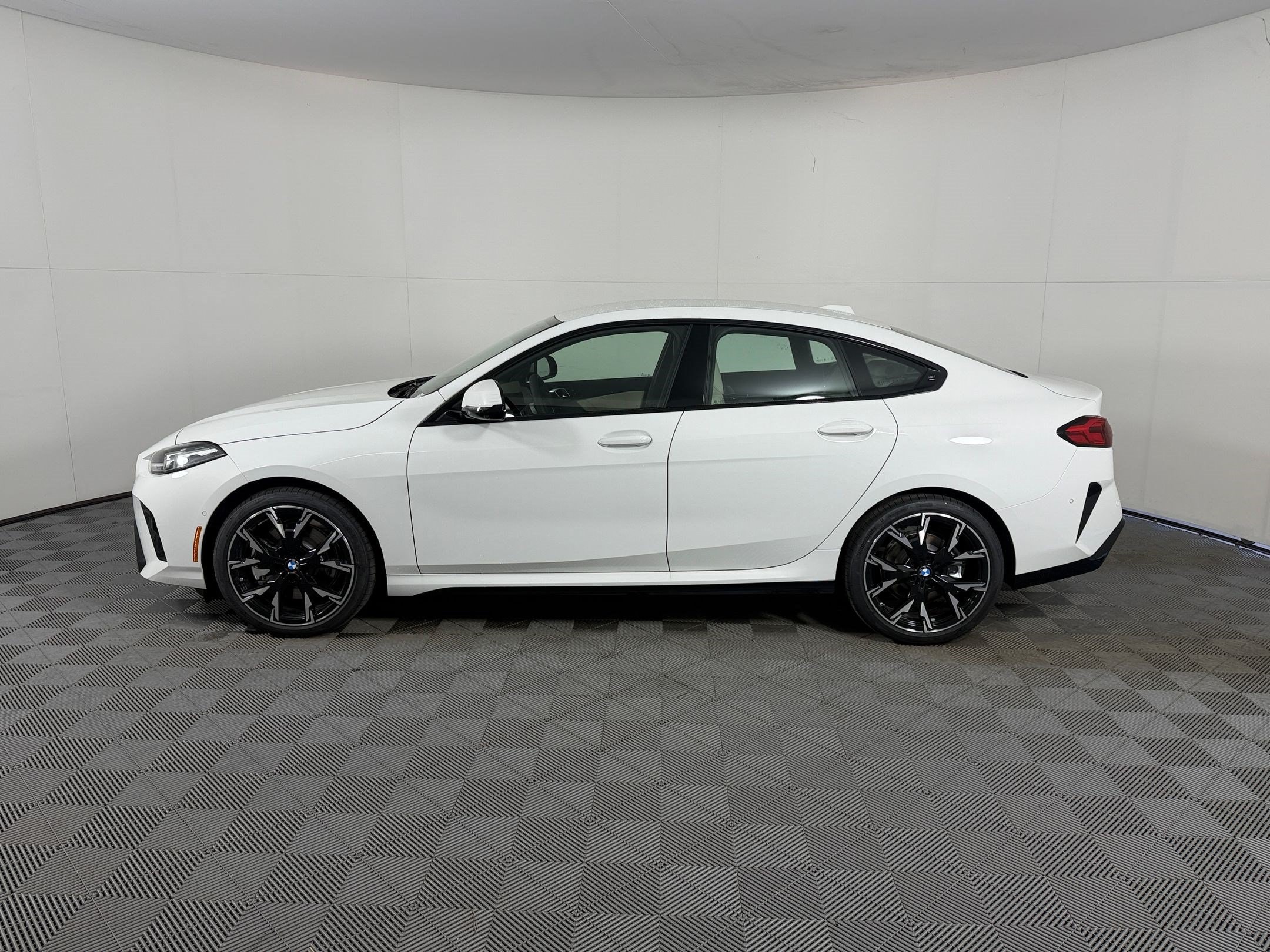 bmw 2 series 2026 WBA83GG09T7W18807 image bmw 2 series 2026 WBA83GG09T7W18807 image